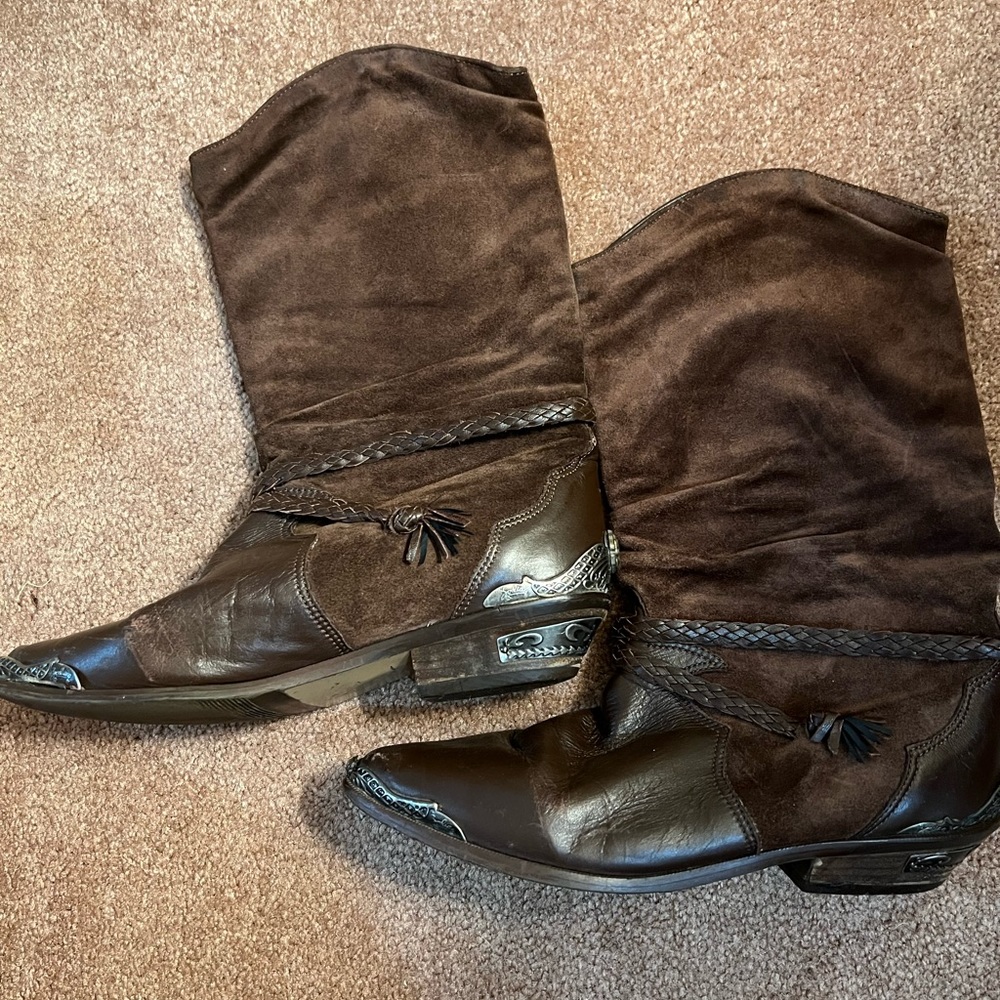 Brown boots. Zodiac international brand. Size 6